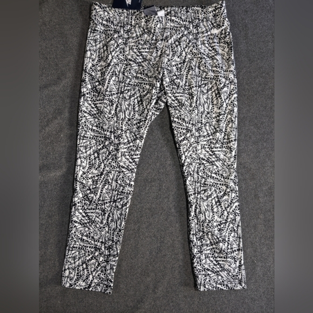 NWT Nike leggings ankle 7/8 size Large black white yoga workout